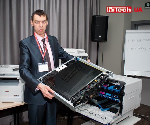 За счет использования в конструкции ремня переноса, принтер OKI ES9541dn может использоваться в случаях, когда предъявляются особые требования к цветопередаче и необходимо печатать материалы со сложными цветами