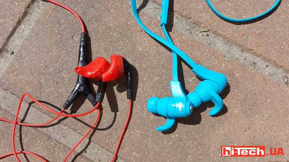 Подход к амбушюрам похож во всех спортивных наушниках