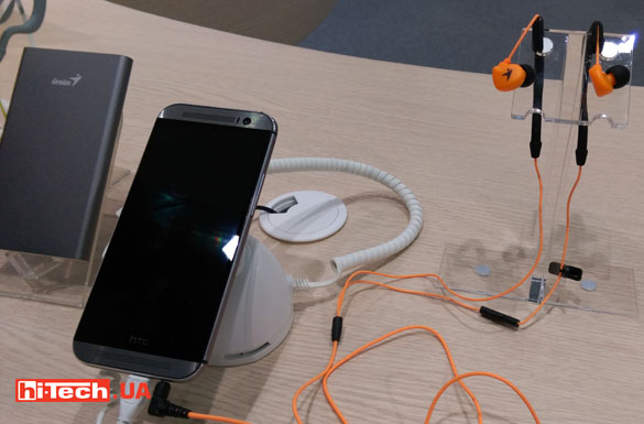 Genius power banks audio computex 2015 06