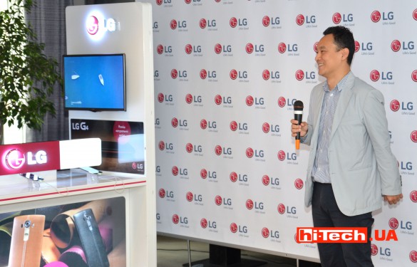 «Мы рады представить LG G4 – смартфон, который сегодня составляет конкуренцию лучшим устройствам, – отметил Дон Вон Ли, руководитель департамента мобильных коммуникаций компании «LG Electronics Украина»