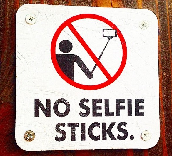 no selfie sticks