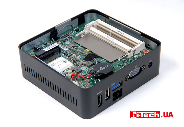 MSI Cubi N поставляется без оперативной памяти и накопителя. Пользователю необходимо дооснастить устройство самостоятельно