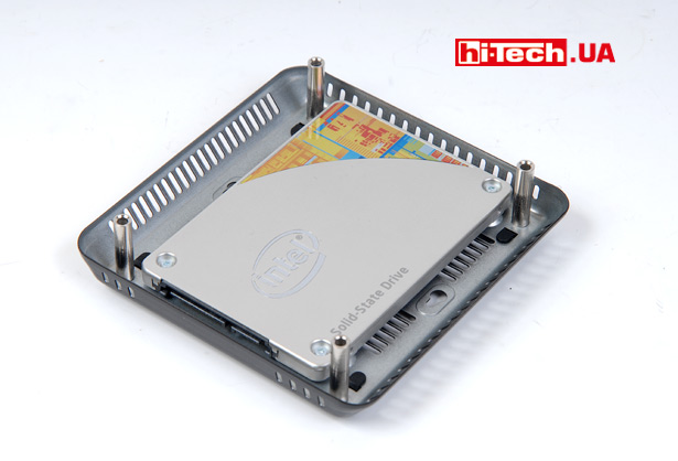 MSI Cubi N. Отсек для накопителя