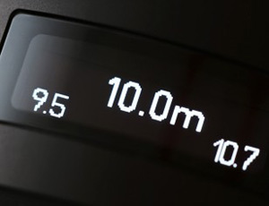 OLED-дисплей объектива ZEISS Batis 2.8/18