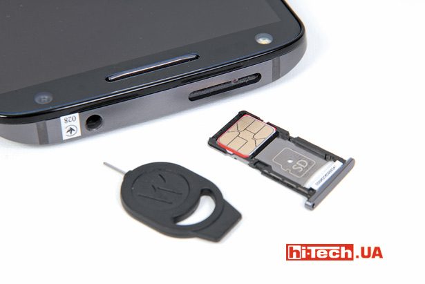 Для установки nanoSim-карты и карты памяти используется единый слот