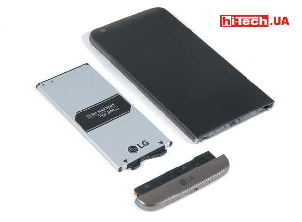 Достаем аккумулятор в LG G5 se