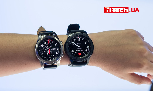 Samsung Gear S3 в двух модификациях classic (слева) и frontier