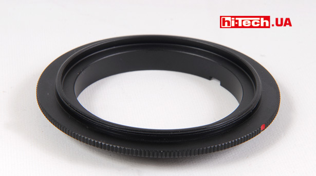 Реверсивный адаптер для подсоединения объектива к камере обратной стороной