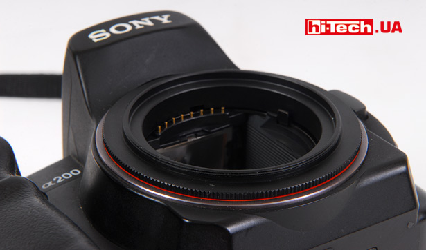 Sony Alpha DSLR-A200 с реверсивным адаптером