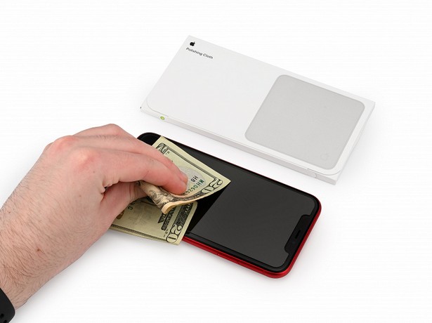 iFixit polishing cloth apple