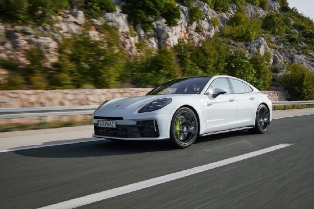 Porsche Panamera 4 E-Hybrid