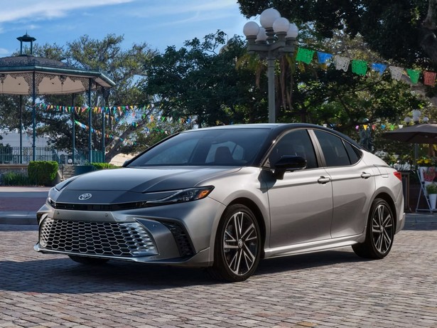 Toyota Camry 2025